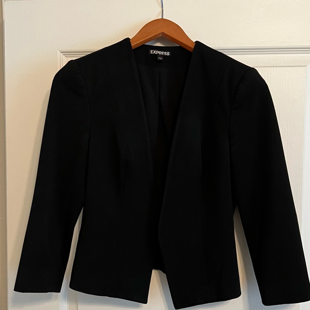 Express 3/4 sleeve buttonless blazer Black size 4